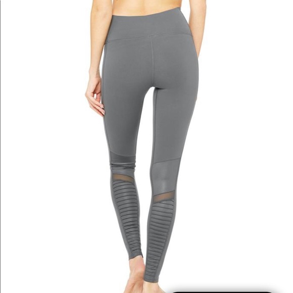 ALO Yoga Pants - Alo Yoga Size Medium Moto Leggings.